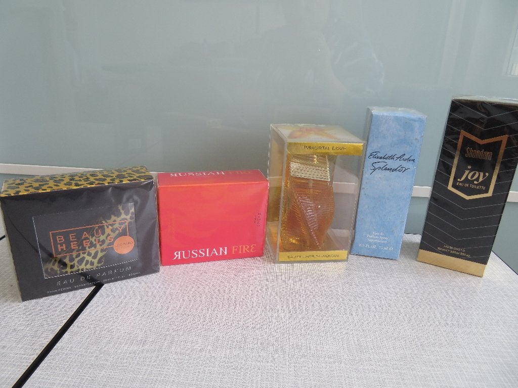 EAU DE PARFUM / TOILETTE 5 stuks nieuw in de verpakking, Ophalen of Verzenden, Nieuw