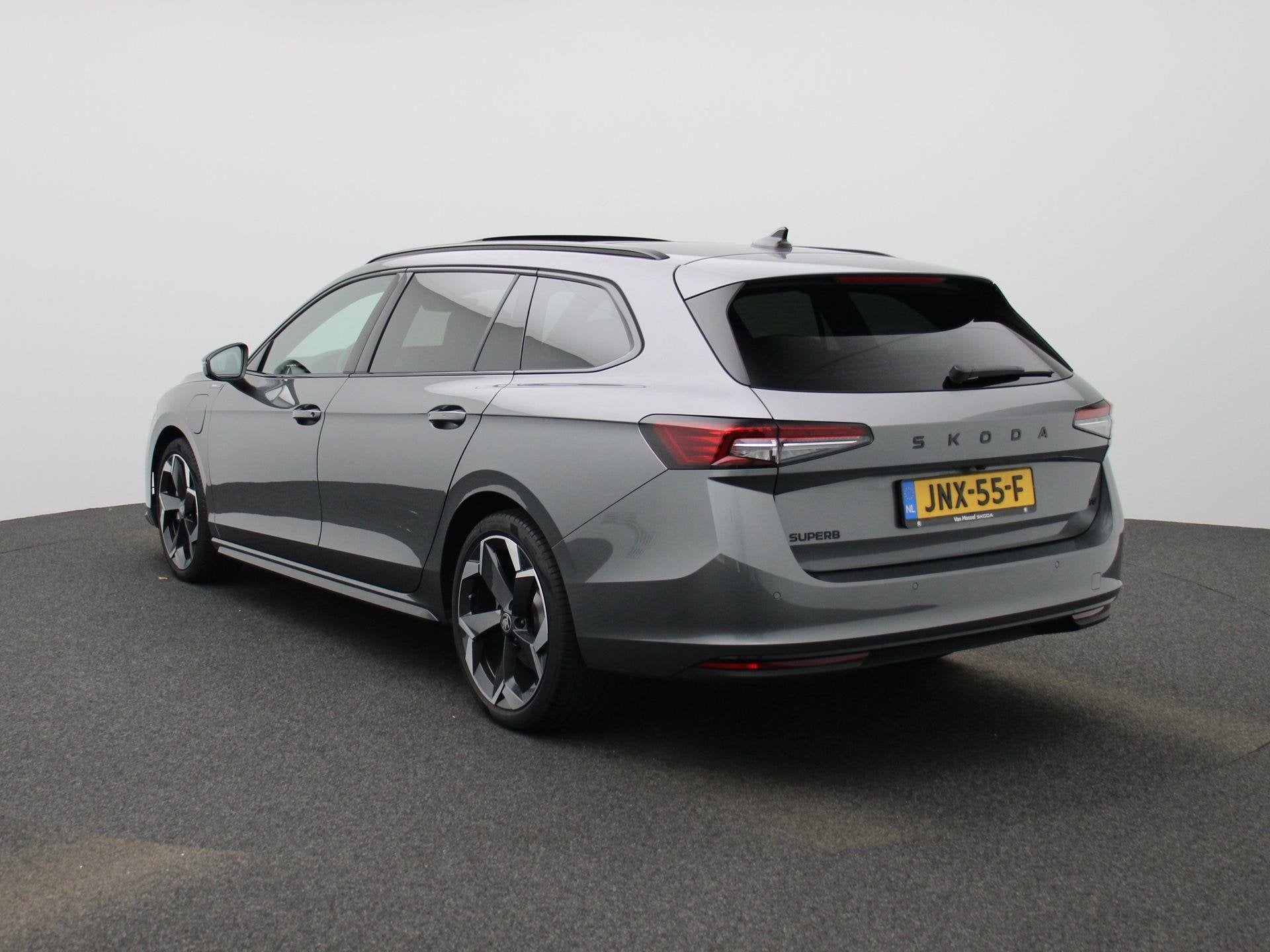 Skoda Superb Combi 1.5 TSI PHEV Sportline Business 204 PK| P, Auto's, 12 maanden, Euro 6, 4 cilinders, 250 km/l