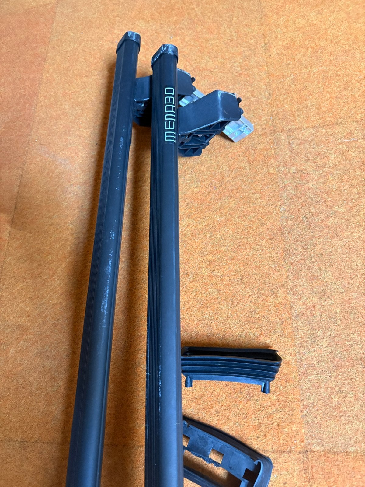 Menabo Tema dakdragers voetenset voor peugot 3008 2011, Auto diversen, Dakdragers, Ophalen, Zo goed als nieuw