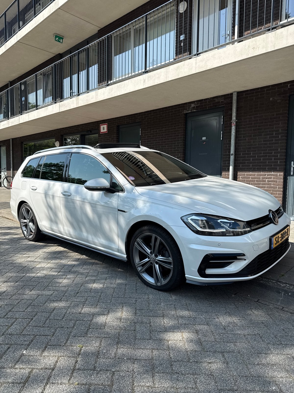 Volkswagen Golf Variant R line 1.5 TSI 150pk 7-DSG 2018 Wit, Auto's, 1498 cc, 4 cilinders, Wit, Origineel Nederlands