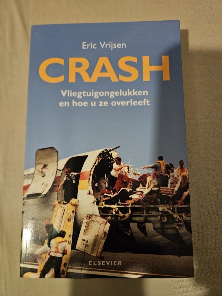 Crash, vliegtuigongelukken en hoe u ze overleeft (E Vrijsen), Ophalen of Verzenden, Gelezen