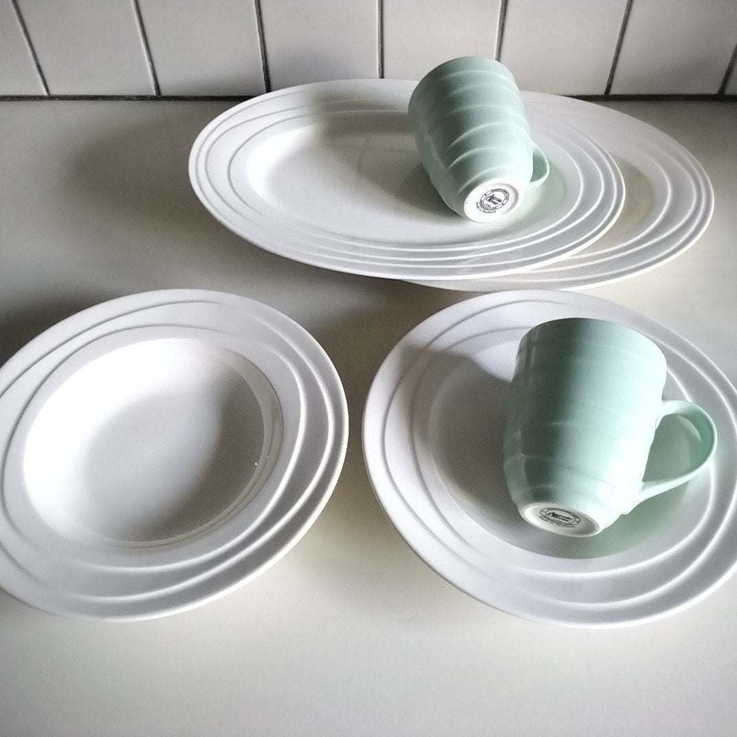 Jamie oliver : sauskom,2 salade/ vleesschalen, 2 borden, enz, Ophalen of Verzenden, Overige stijlen, Bord(en)