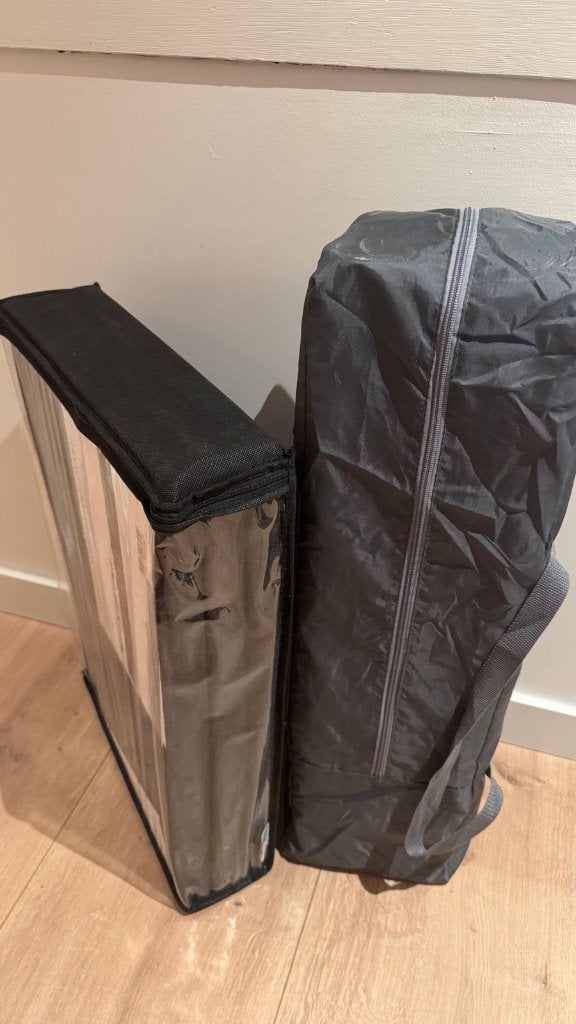 Kampeerbedje met matras, Ophalen, Zo goed als nieuw, Reisbedje