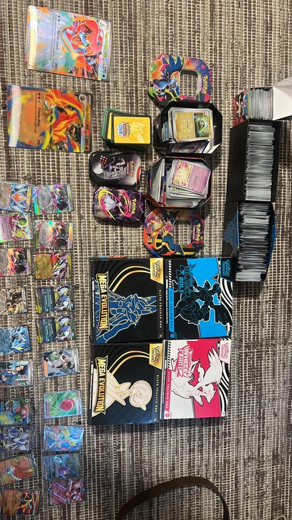 Leuke pokemon collectie!, Hobby en Vrije tijd, Verzamelkaartspellen | Pokémon, Ophalen of Verzenden, Zo goed als nieuw