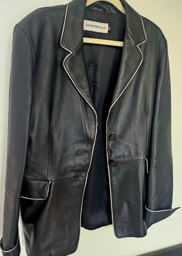 Women's vintage leather Emporio Armani coat / suit 80's, Kleding | Dames, Jasjes, Kostuums en Pakken, Armani, Zwart, Maat 46/48 (XL) of groter