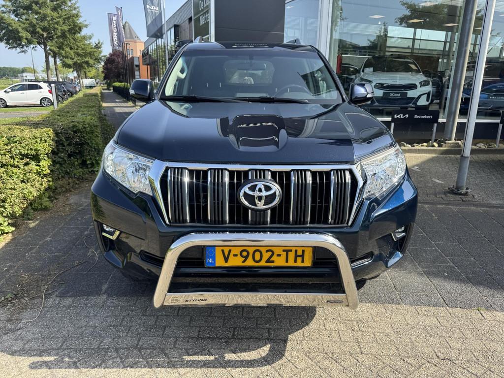 Toyota Land Cruiser 2.8 D-4D-F Challenger Window Van Super N, Stof, Gebruikt, Euro 6, 4 cilinders