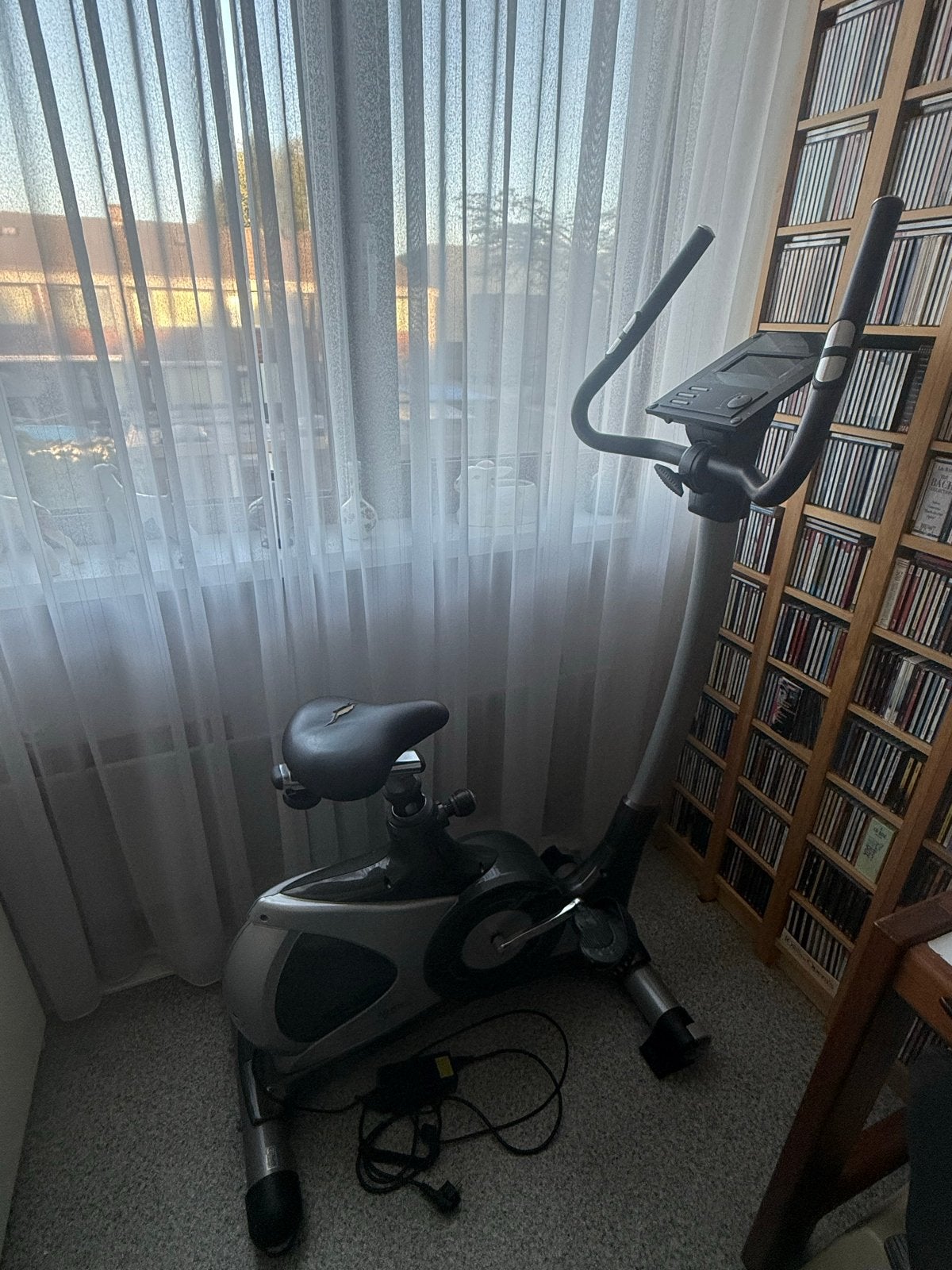Hometrainer DKN DUNLOP Elektronisch - Zo goed als nieuw, Ophalen, Zo goed als nieuw, Metaal, Benen