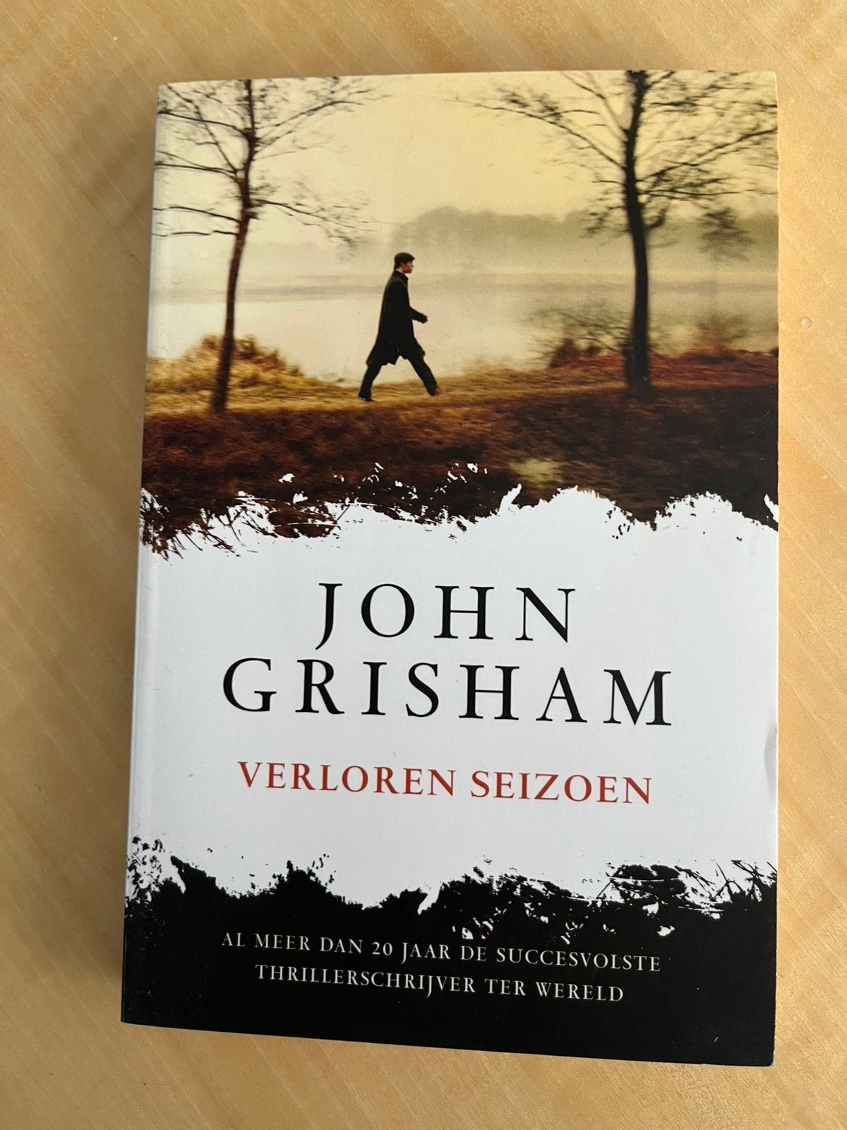 John Grisham - Verloren seizoen, Ophalen of Verzenden, Zo goed als nieuw, John Grisham, Amerika