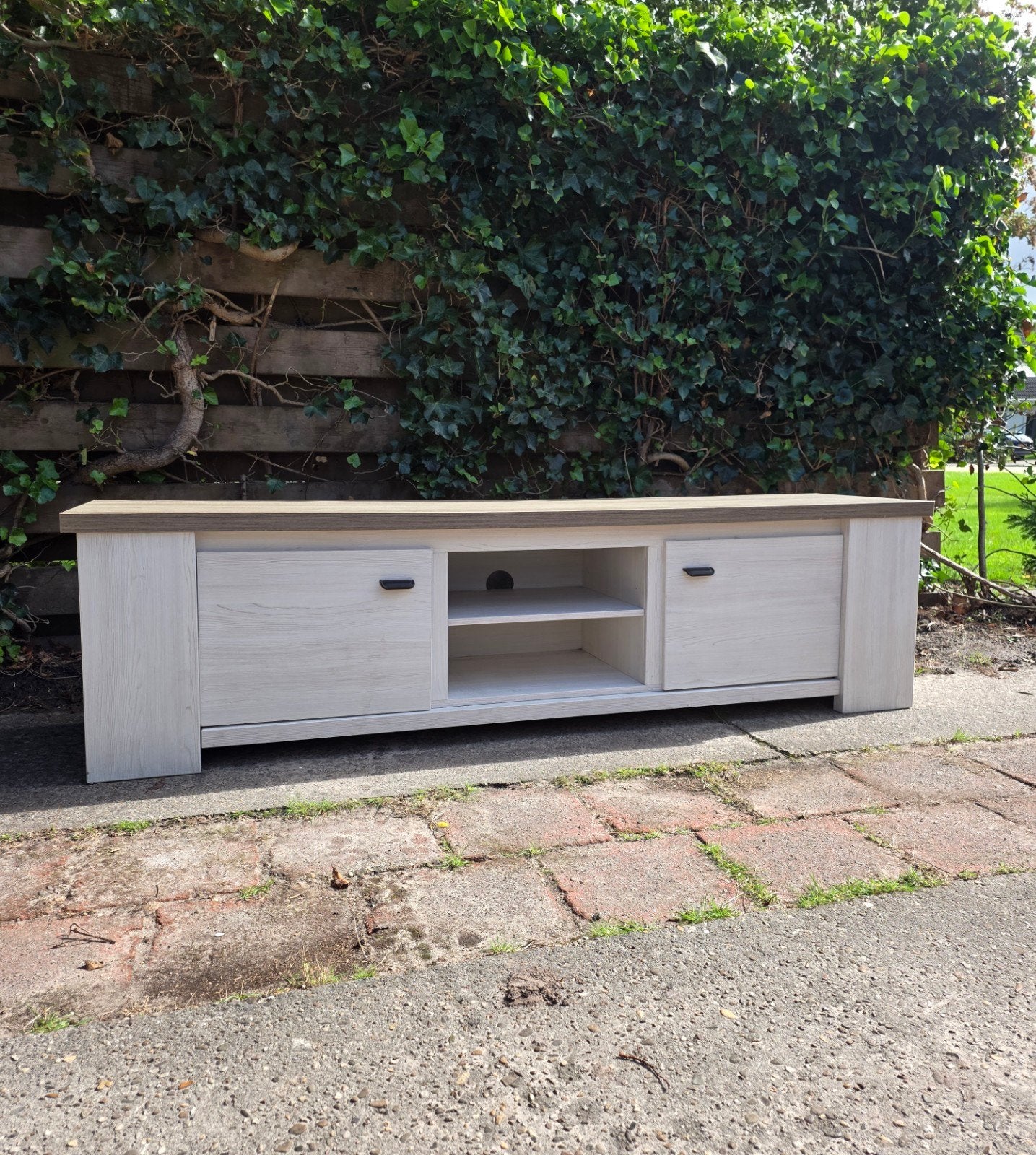 Modern TV-meubel met opbergruimte - Wit/Houtlook, Huis en Inrichting, Ophalen, 50 tot 75 cm, 200 cm of meer