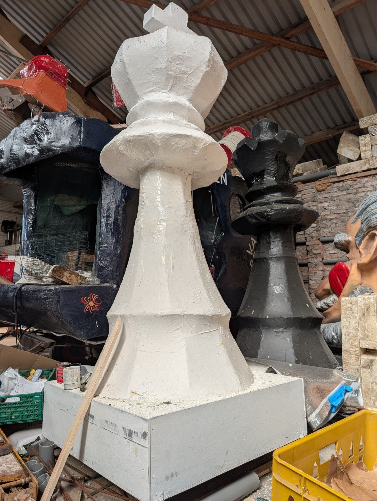 Grote schaakstukken wit/zwart (decoratie/carnaval), Ophalen, Gebruikt, Versiering, Carnaval