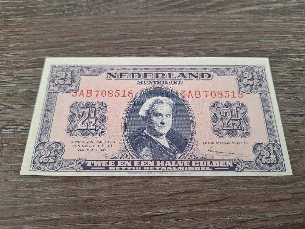 Bijna UNC biljet 2,5 gulden Wilhelmina 1945, 1 cijfer, 2 let, Ophalen of Verzenden