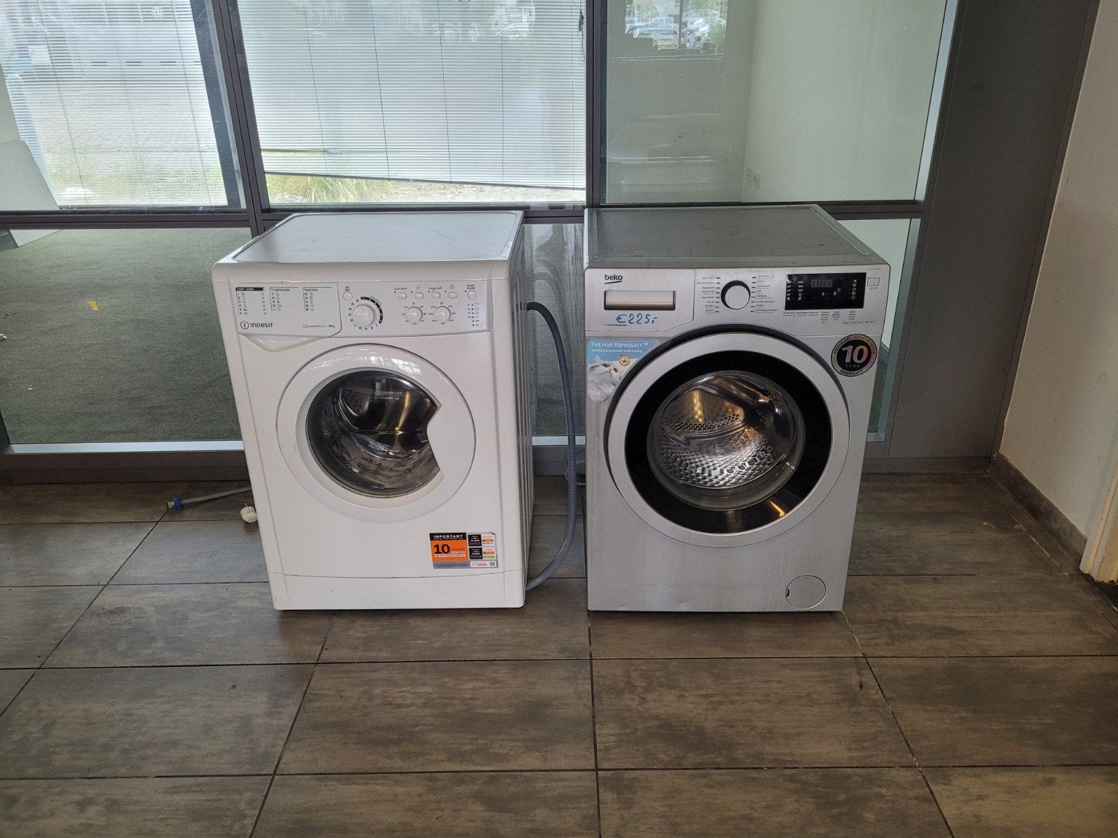 2 wasmachines Indesit en Beko A+++ | DEFECT, Witgoed en Apparatuur, 1200 tot 1600 toeren, 8 tot 10 kg, Ophalen of Verzenden, Voorlader