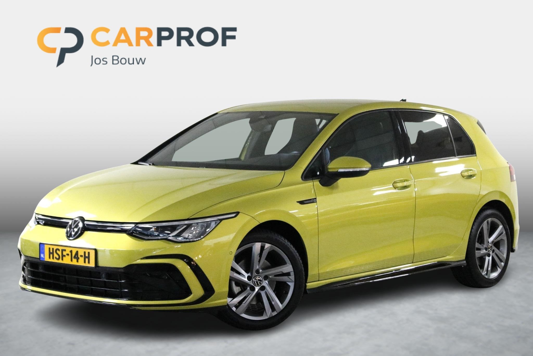 Volkswagen Golf 1.5 eTSI R-Line Business+ 160 PK | Virtual C, Euro 6, 4 cilinders, 160 pk, Geel