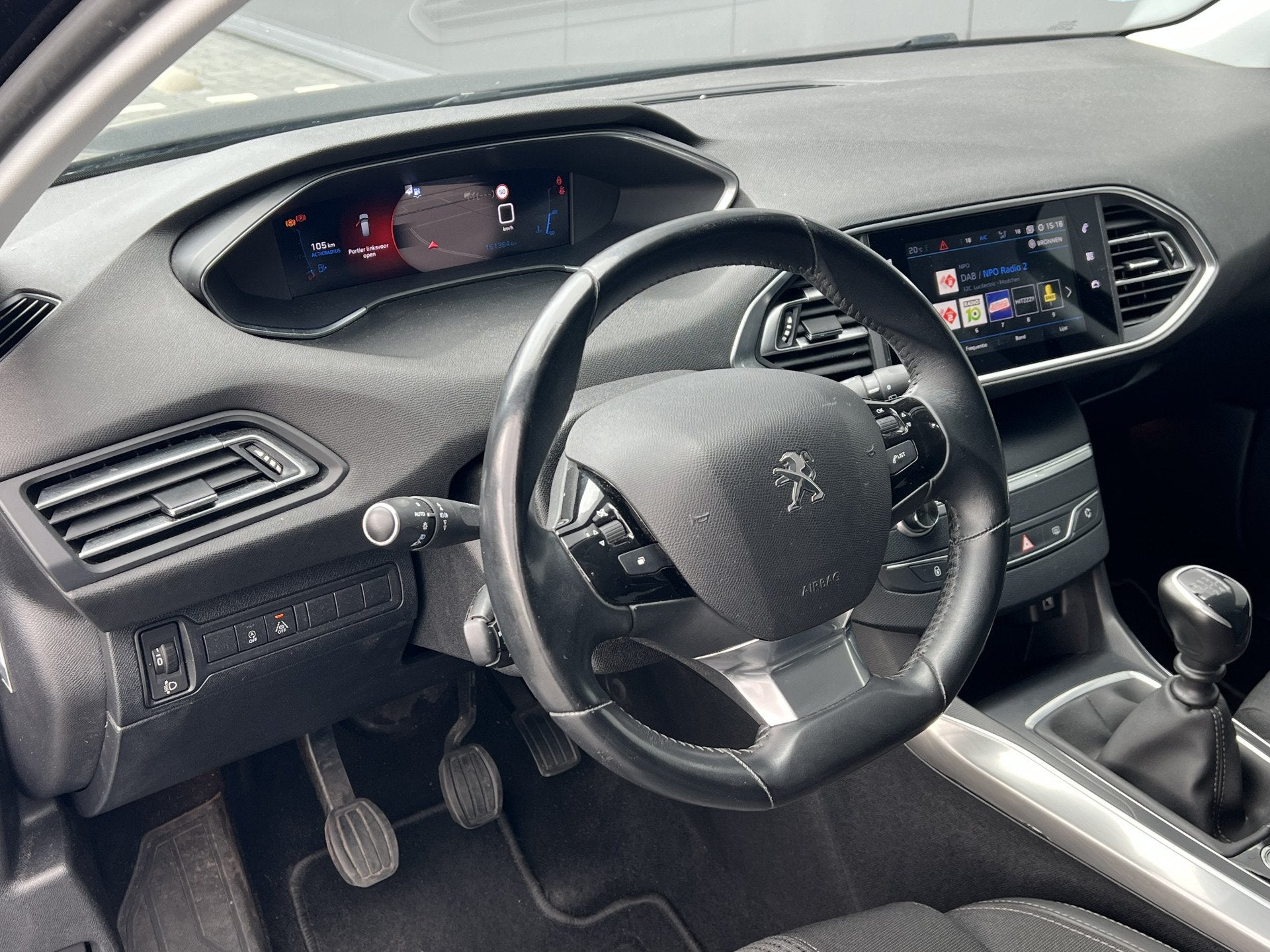 Foto 3 van Peugeot 308 SW 1.2 PureTech Blue Lease Allure | Riem V.V | A