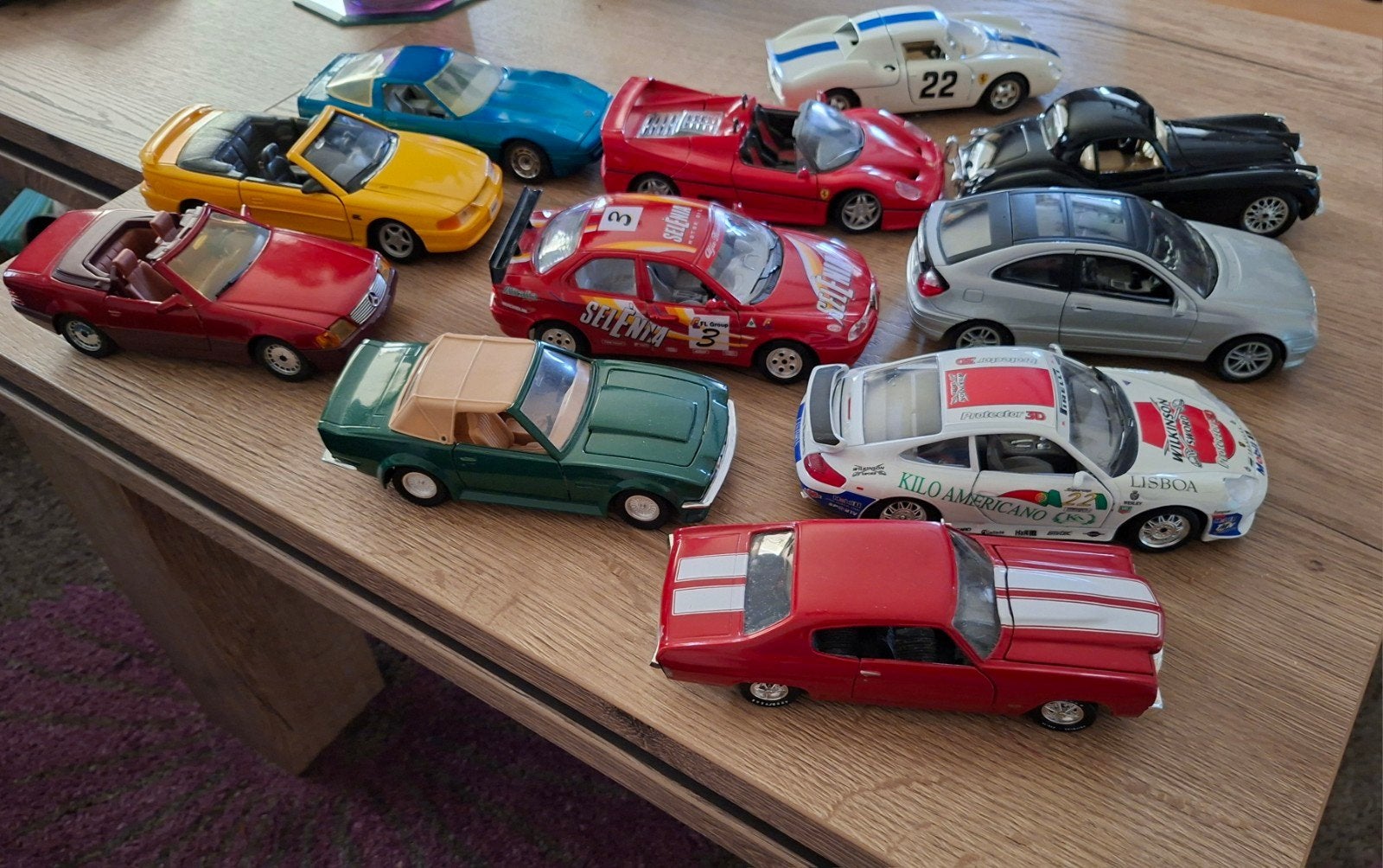 Diverse automodellen schaal 1:24 - Zo goed als nieuw, Hobby en Vrije tijd, Modelauto's | 1:24, Verzenden, Zo goed als nieuw, Auto