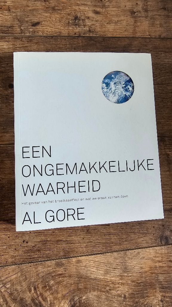 Een Ongemakkelijke Waarheid - Al Gore (Klimaatverandering), Boeken, Politiek en Maatschappij, Maatschappij en Samenleving, Ophalen of Verzenden