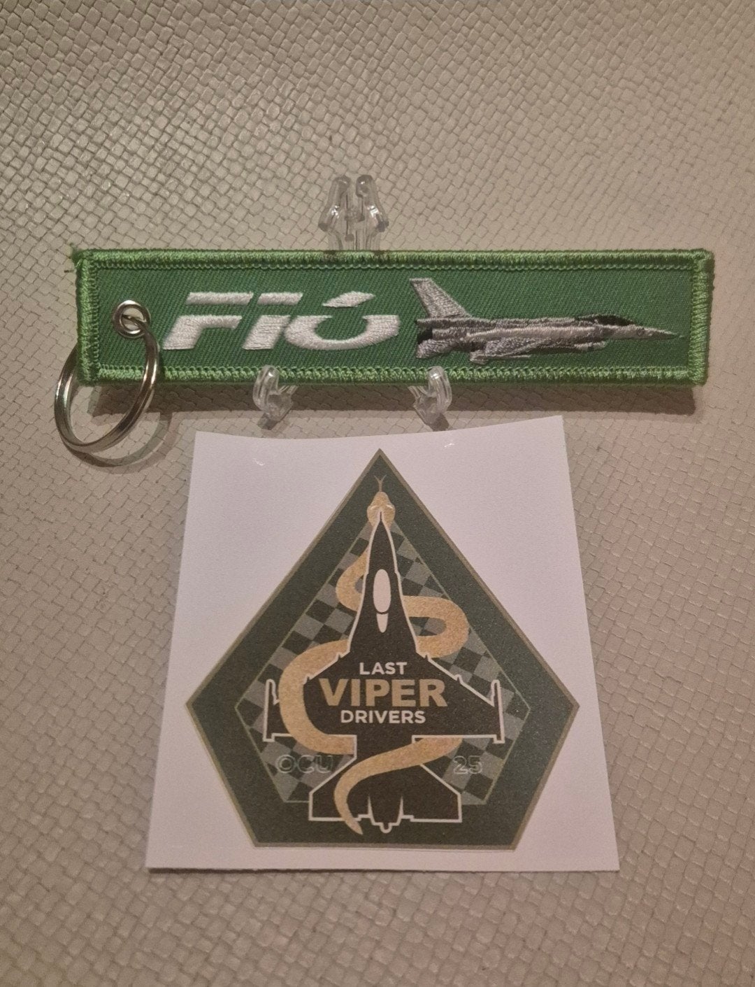 sleutelhanger Remove Before Flight F-16 + sticker, Verzamelen, Ophalen of Verzenden, Nieuw