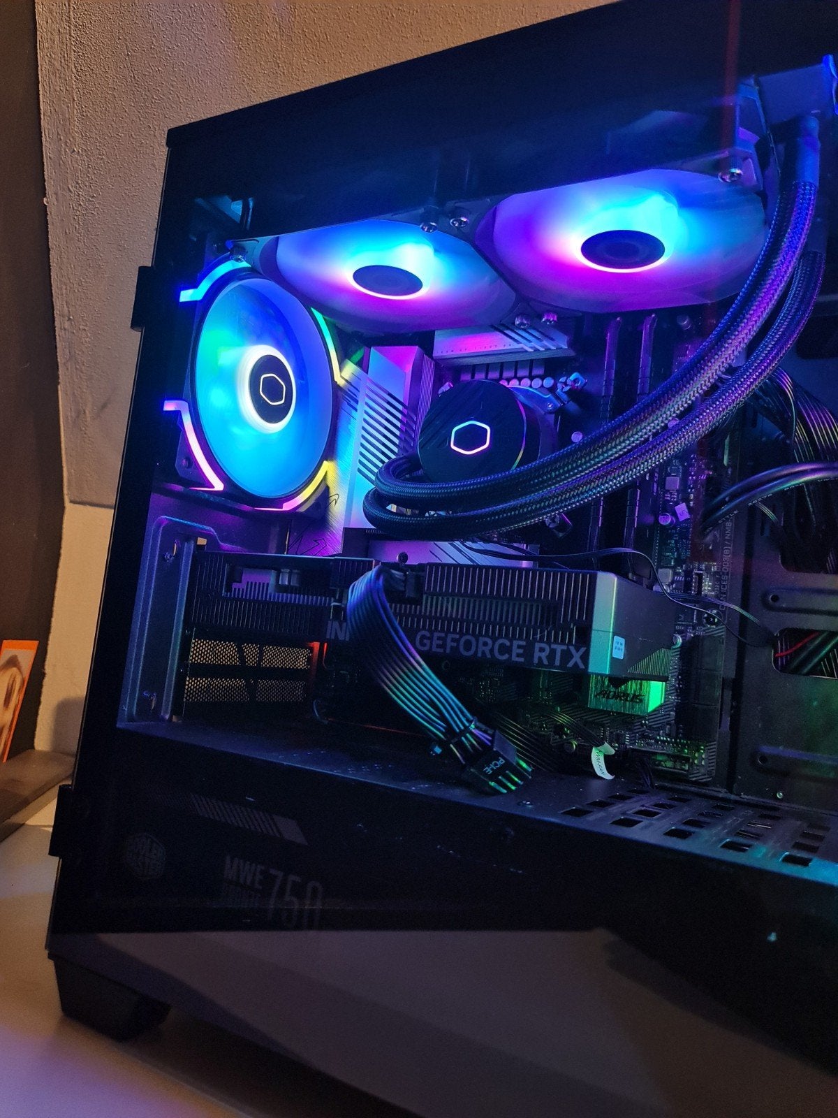 Foto 4 van Gaming PC RTX 5060 - i5 11600K - 32gb ram - 1tb m.2 wd black