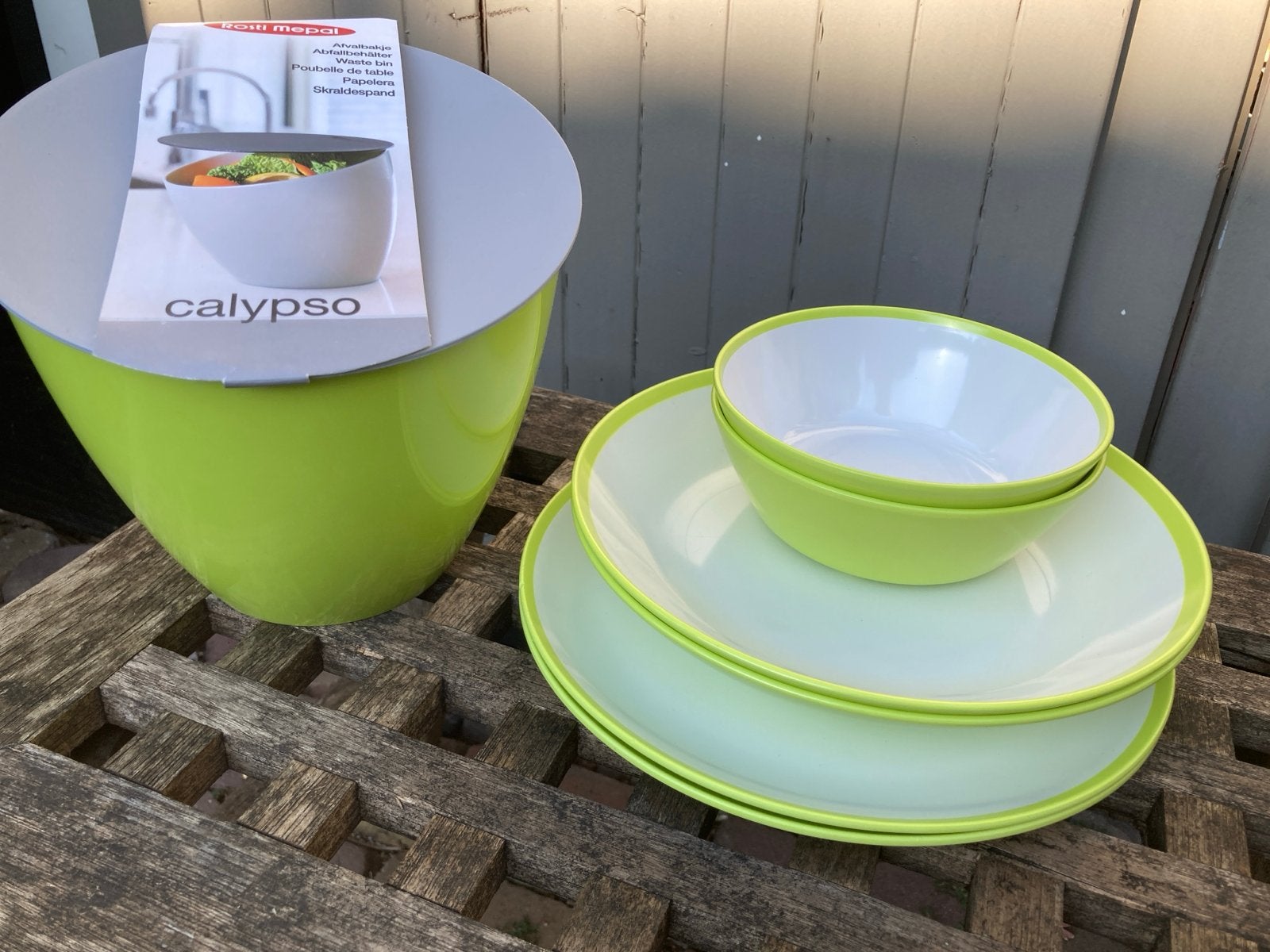 Mepal servies limegroen met nieuw afvalbakje, Caravans en Kamperen, Kampeeraccessoires, Ophalen of Verzenden, Gebruikt