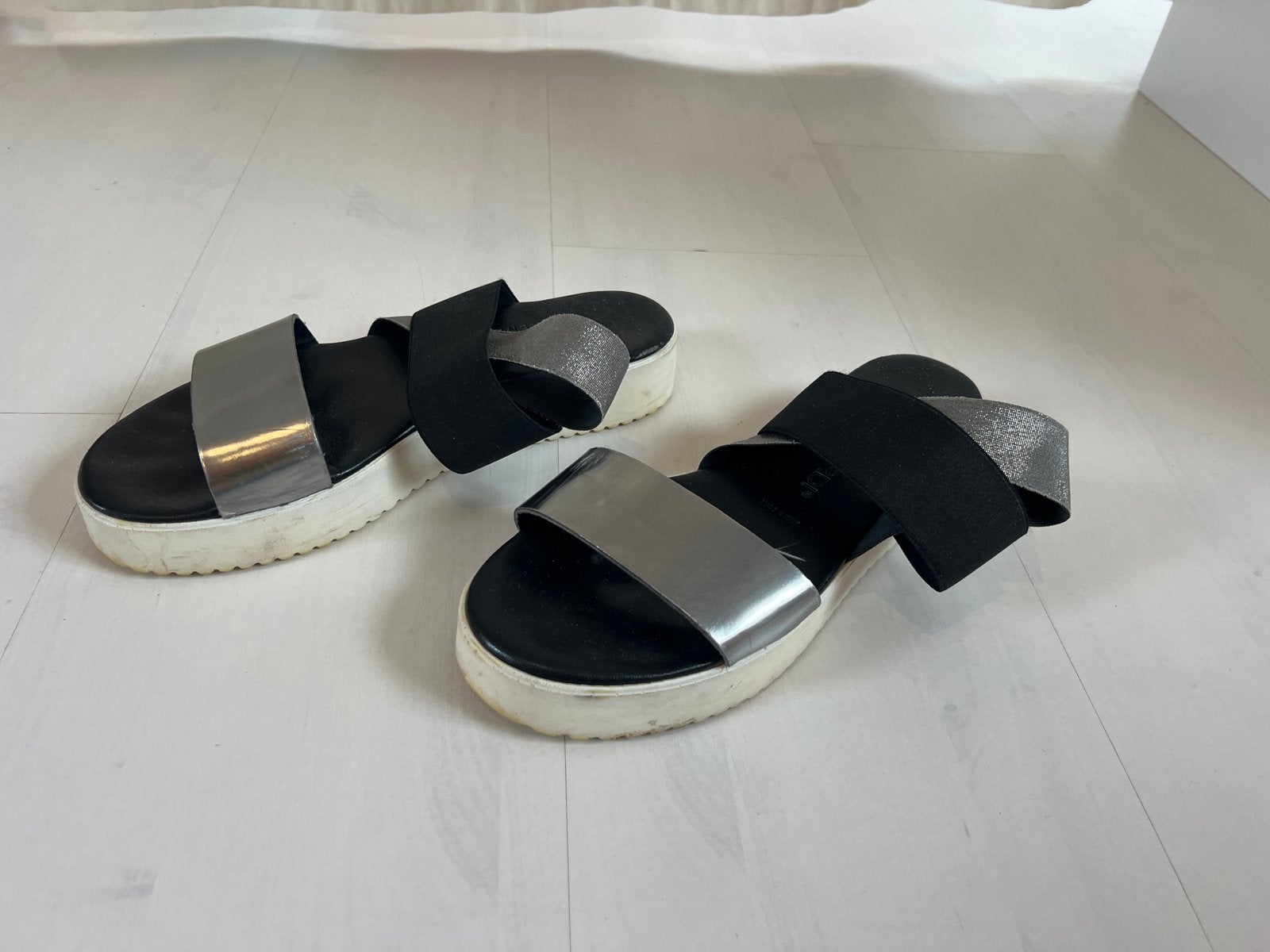 Zwarte en zilveren sandalen van RapiSardi, maat 38, Ophalen of Verzenden, Gedragen, Zwart, Sandalen of Muiltjes