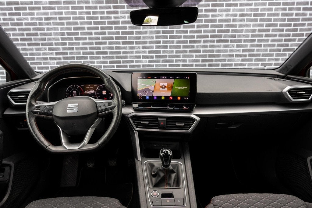SEAT Leon Sportstourer 1.5 TSI FR Launch Edition | Achteruit, Stof, 4 cilinders, 150 pk, Leon