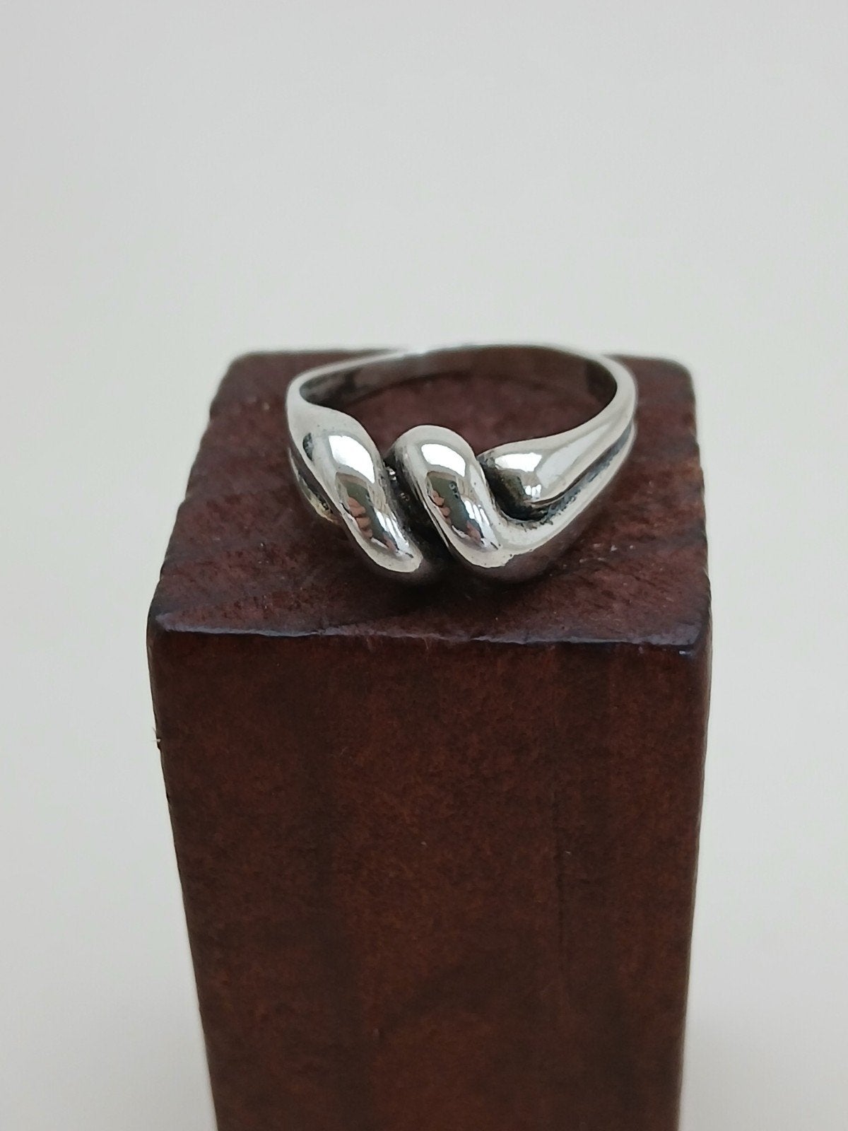 Prachtige Zilveren Design Ring - Maat 17.5, Nieuw, Ophalen of Verzenden, 17 tot 18, Dame