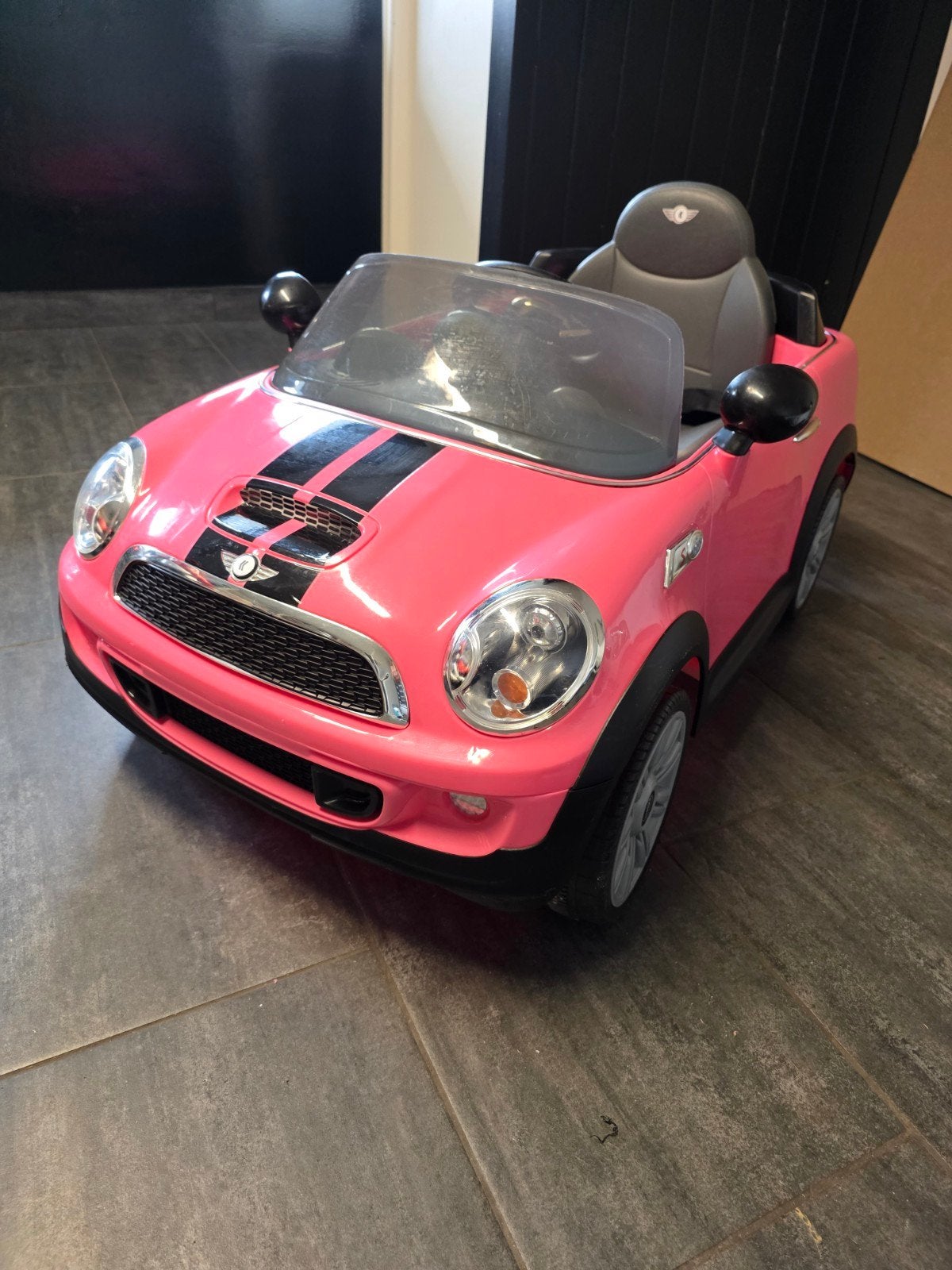Roze Mini Cooper elektrische kinderauto, Kinderen en Baby's, Ophalen of Verzenden, Gebruikt, Loopvoertuig