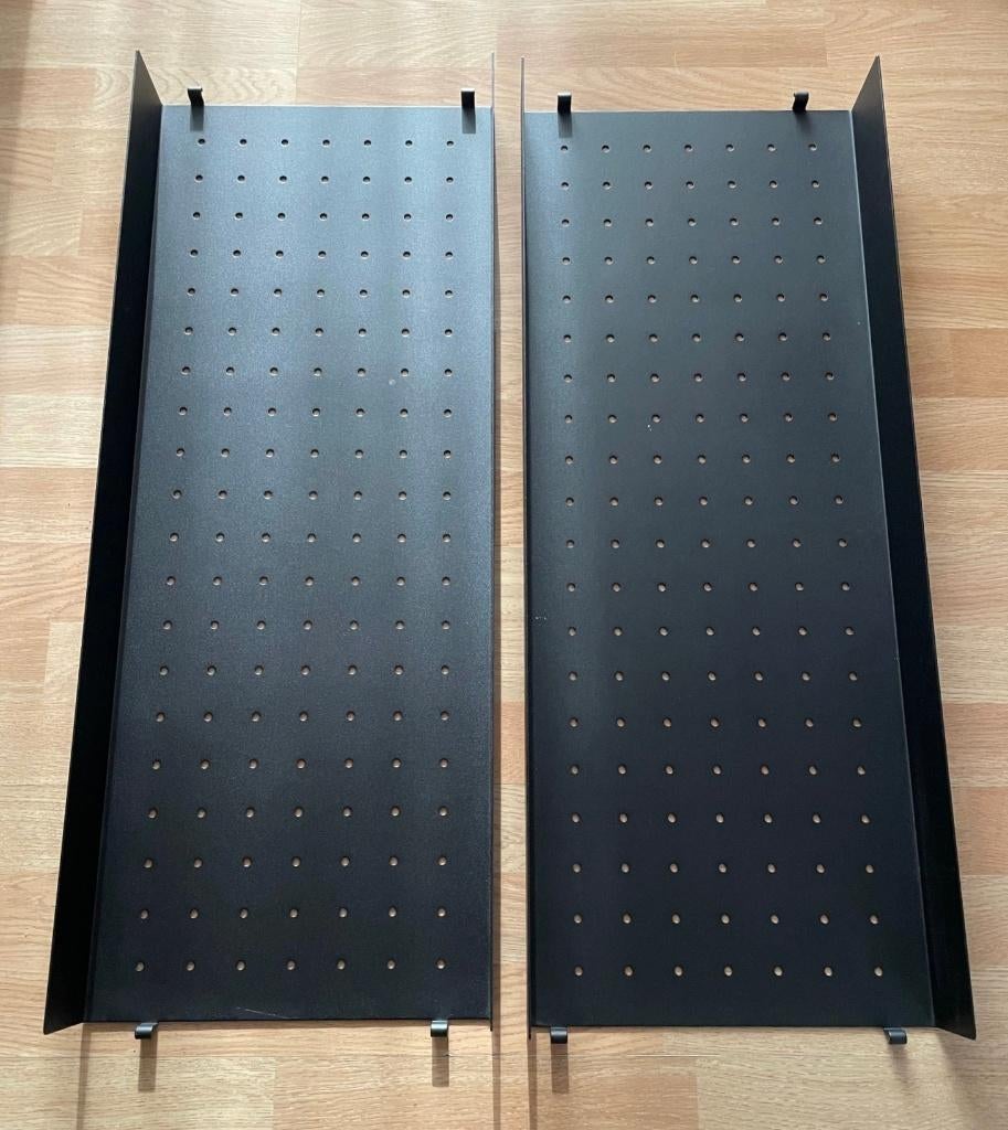 Nisse string zwarte metalen plank, Huis en Inrichting, Kasten | Wandmeubels, Ophalen of Verzenden, Zo goed als nieuw, Minder dan 150 cm