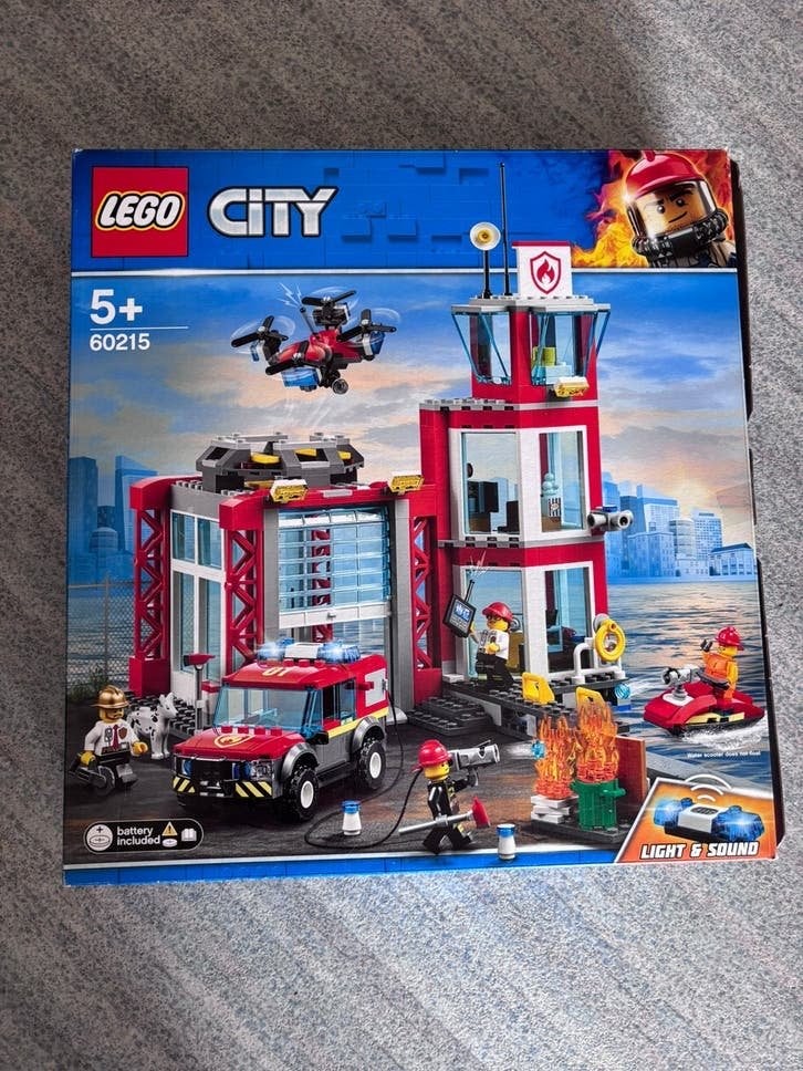 Lego City brandweerkazerne 60215 - compleet