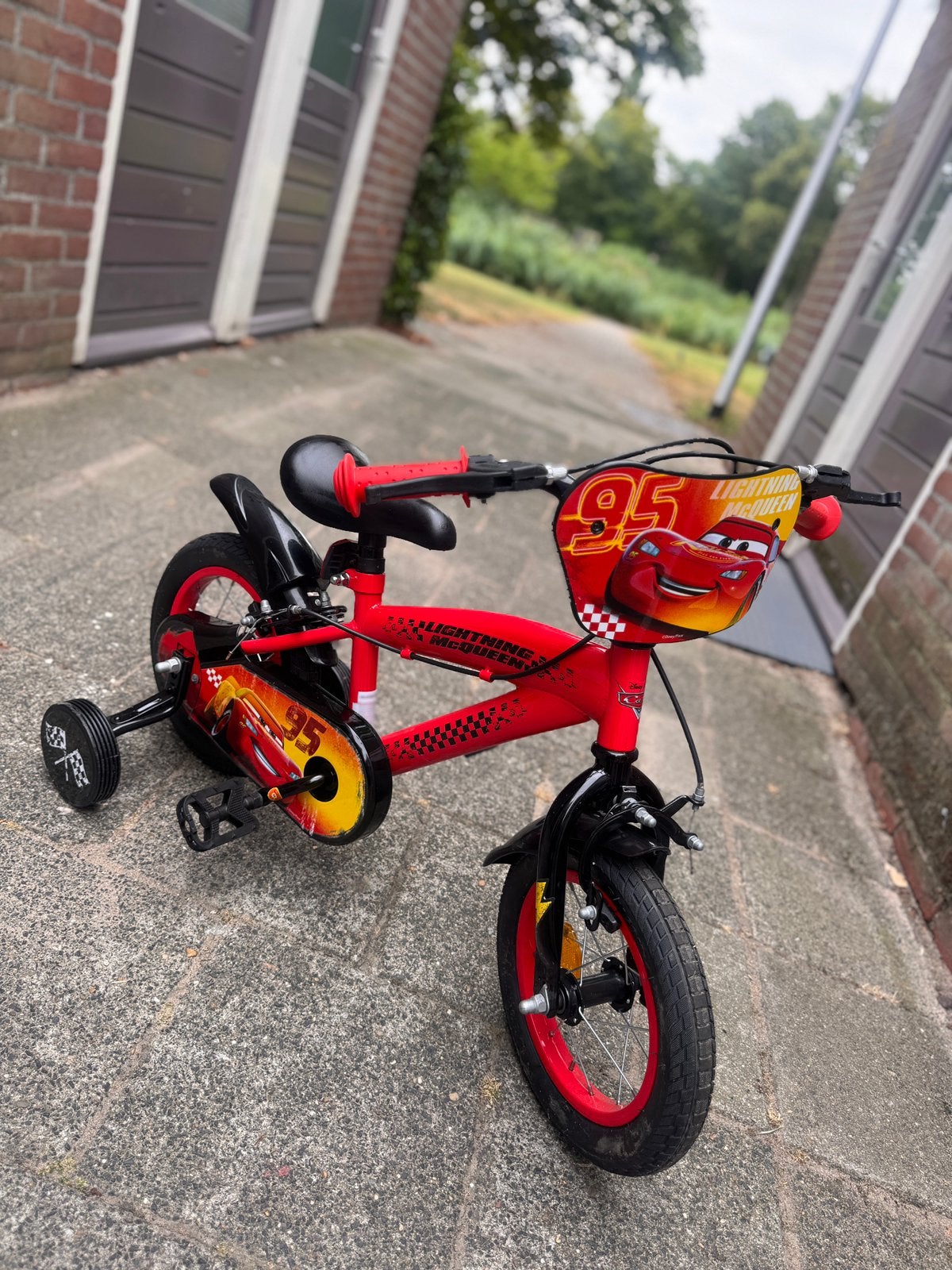 Disney Cars kinderfiets 12 inch – als nieuw, Ophalen, Zo goed als nieuw, Pitbike