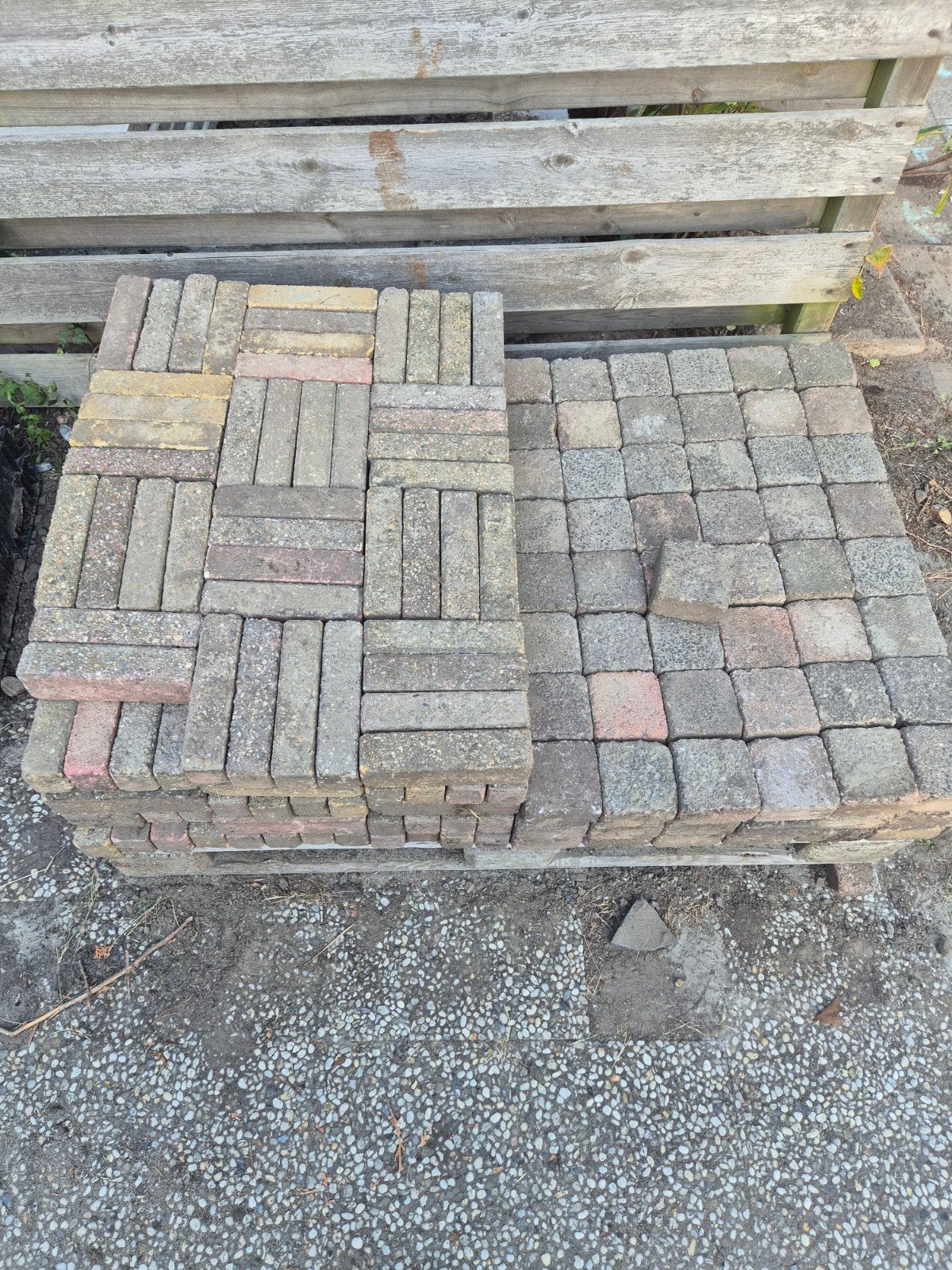 GRATIS koppelstenen 10x10x5 en waaltjes 20x5x6, Ophalen, Gebruikt