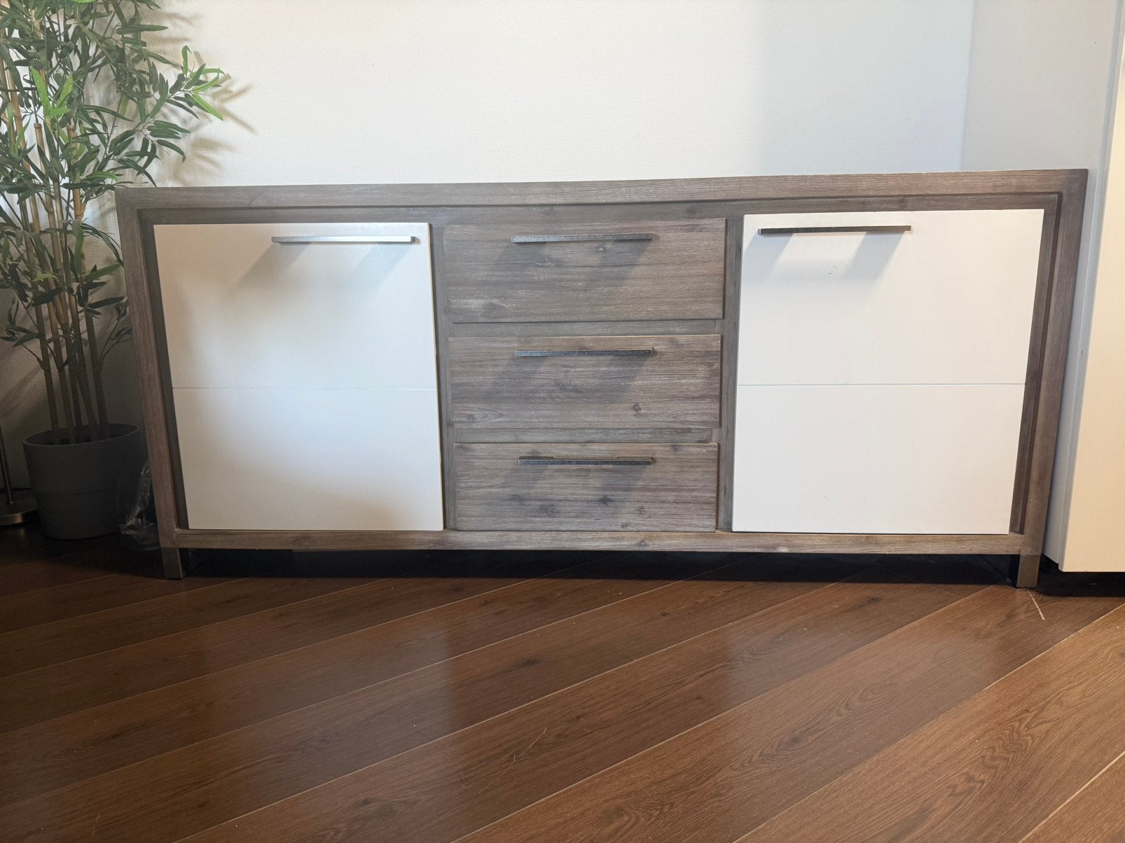 Houten dressoir, Ophalen, 150 tot 200 cm, Zo goed als nieuw, 25 tot 50 cm