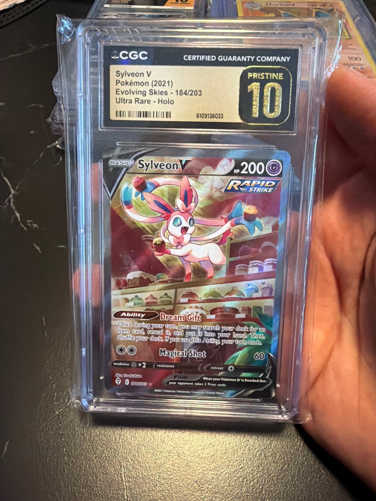 Sylveon V Pokémon Kaart CGC Pristine 10 Evolving Skies, Ophalen of Verzenden, Nieuw, Losse kaart, Foil