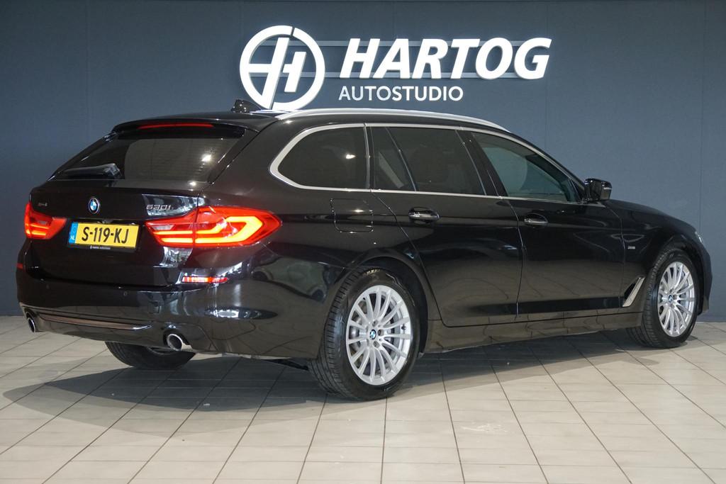 BMW 5-serie Touring 530i xDrive Executive + PANO / ADAPTIEVE, Automaat, 1998 cc, Gebruikt, 4 cilinders