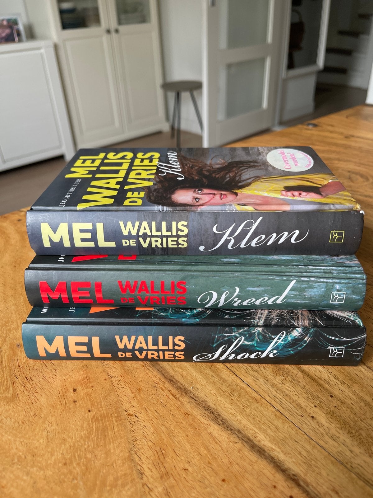Mel Wallis de Vries boeken: Klem, Wreed, Shock (Jeugdthrille, Boeken, Ophalen of Verzenden, Gelezen