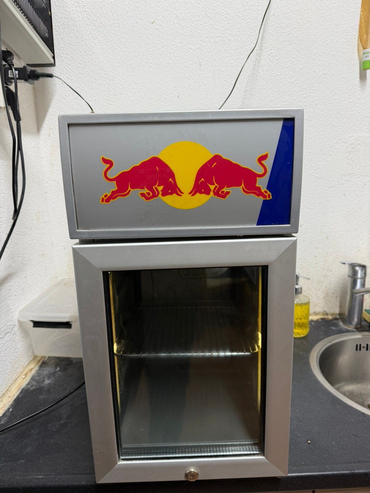 Red Bull koelkast – Werkt perfect – Goede staat!, Zonder vriesvak, Ophalen of Verzenden, Minder dan 45 cm, Minder dan 85 cm