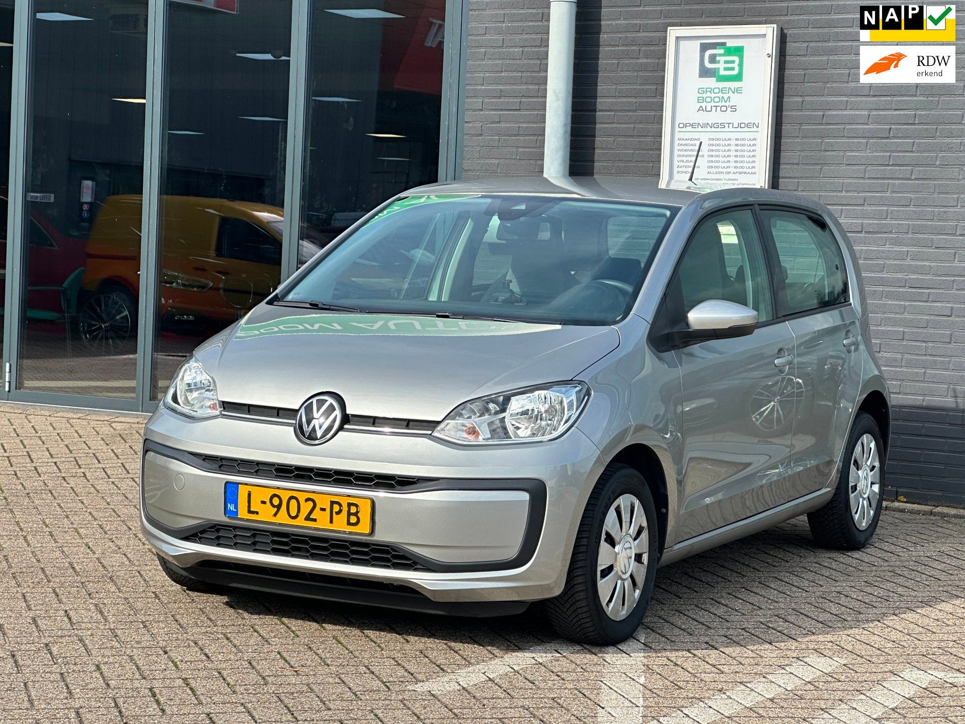 Volkswagen Up! 1.0/1 STE EIG/CAMERA/CRUISCONTROL/PARKEERSENS, Dealer onderhouden, Stof, Gebruikt, 4 stoelen