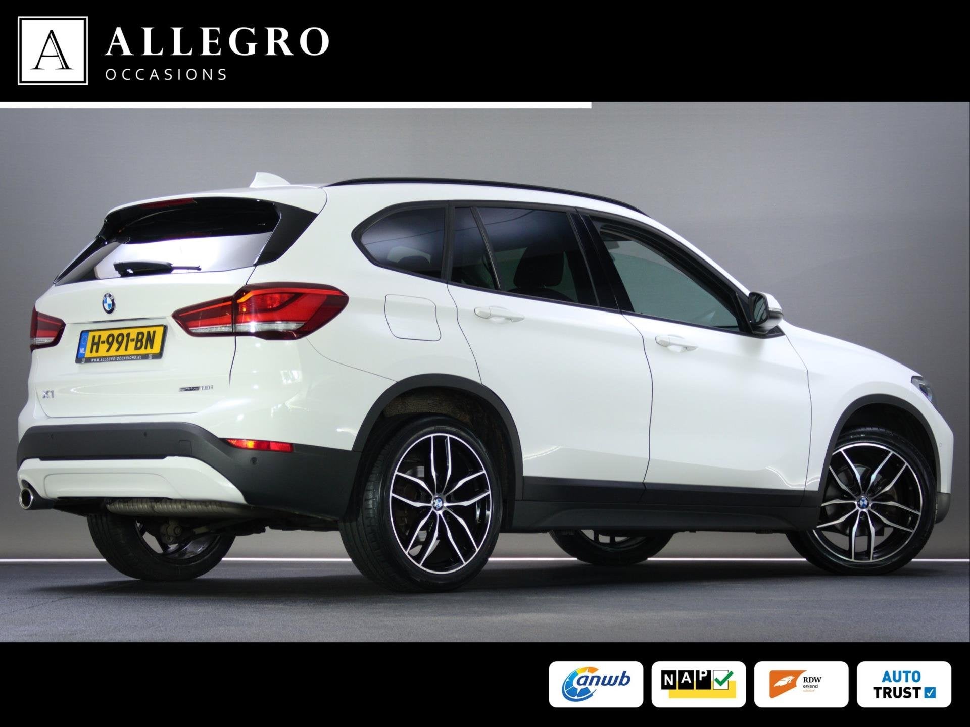 BMW X1 SDrive 18i High Executive Edition (HEAD-UP DISPLAY, T, Dealer onderhouden, Gebruikt, Wit, 19 km/l