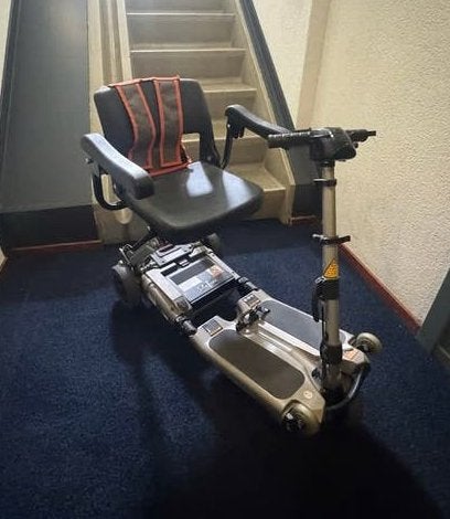 Mango Luggie opvouwbare reis scootmobiel met armleuningen, Ophalen, Inklapbaar, Zo goed als nieuw, Elektrische rolstoel