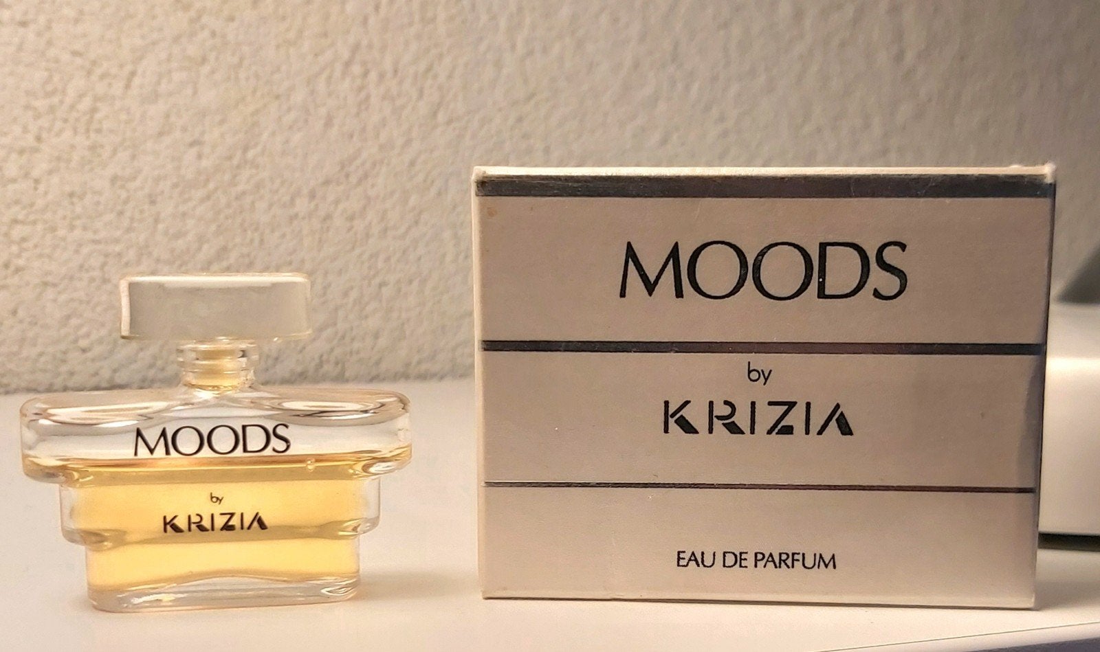 Moods Krizia met doosje, Ophalen of Verzenden, Zo goed als nieuw, Miniatuur, Gevuld