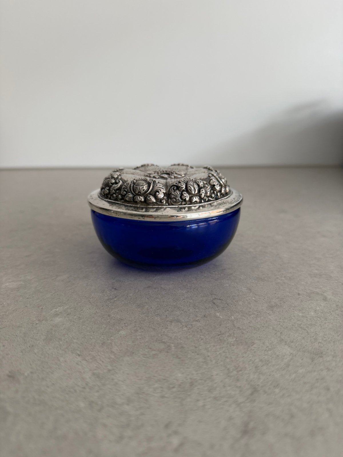 Potje suikerpot zilver met blauw glas, Antiek en Kunst, Ophalen of Verzenden, Zilver