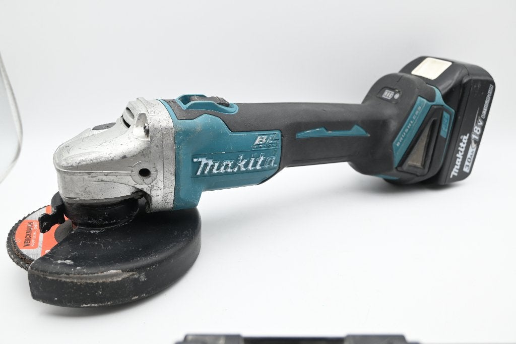 Makita DGA 504 + 1 Accu 18V + oplader haakse Slijptol, Doe-het-zelf en Verbouw, Gereedschap | Slijpmachines, Gebruikt, Haakse handslijpmachine