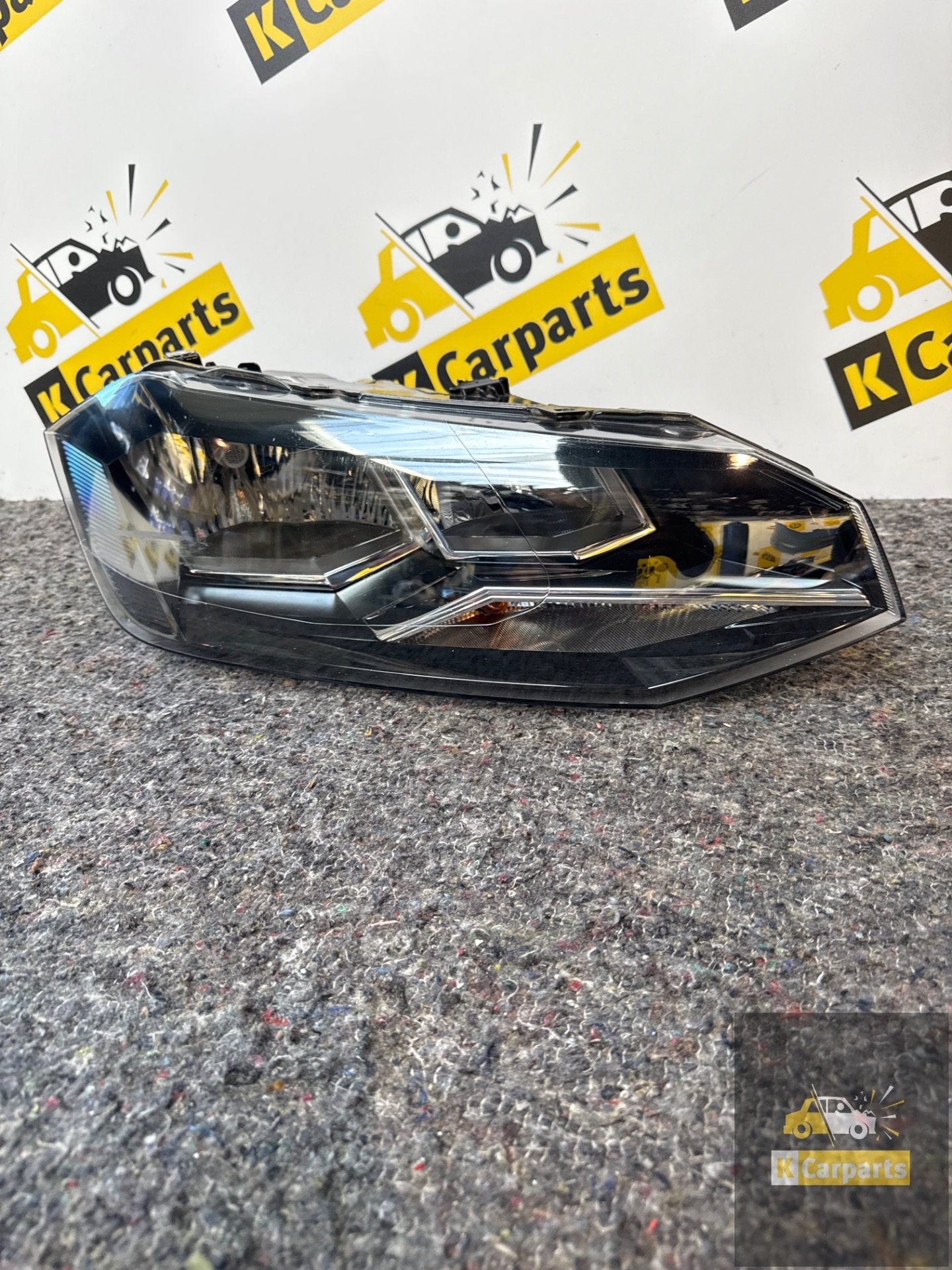 Vw Polo 2G H7 Koplamp Halogeen origineel 2G1941006 rechts, Auto-onderdelen, Gebruikt, Volkswagen, Volkswagen AG, Berliner Ring 2
38440  Wolfsburg, DE