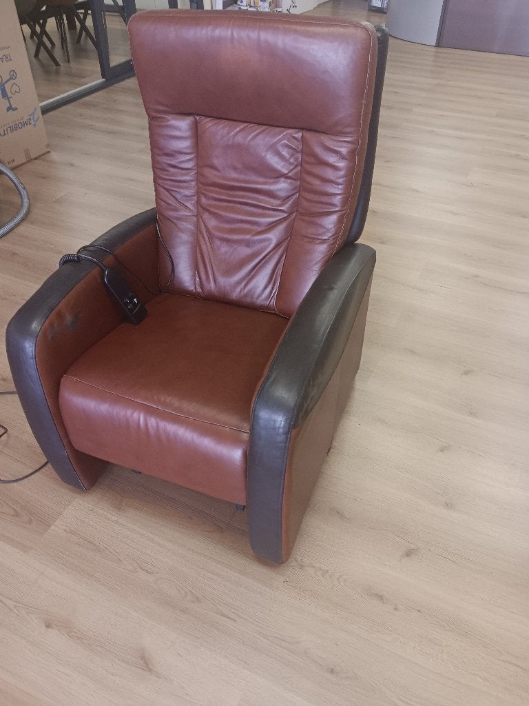 Sta op stoel van leer, Ophalen, Gebruikt, 125 tot 150 cm, Leer