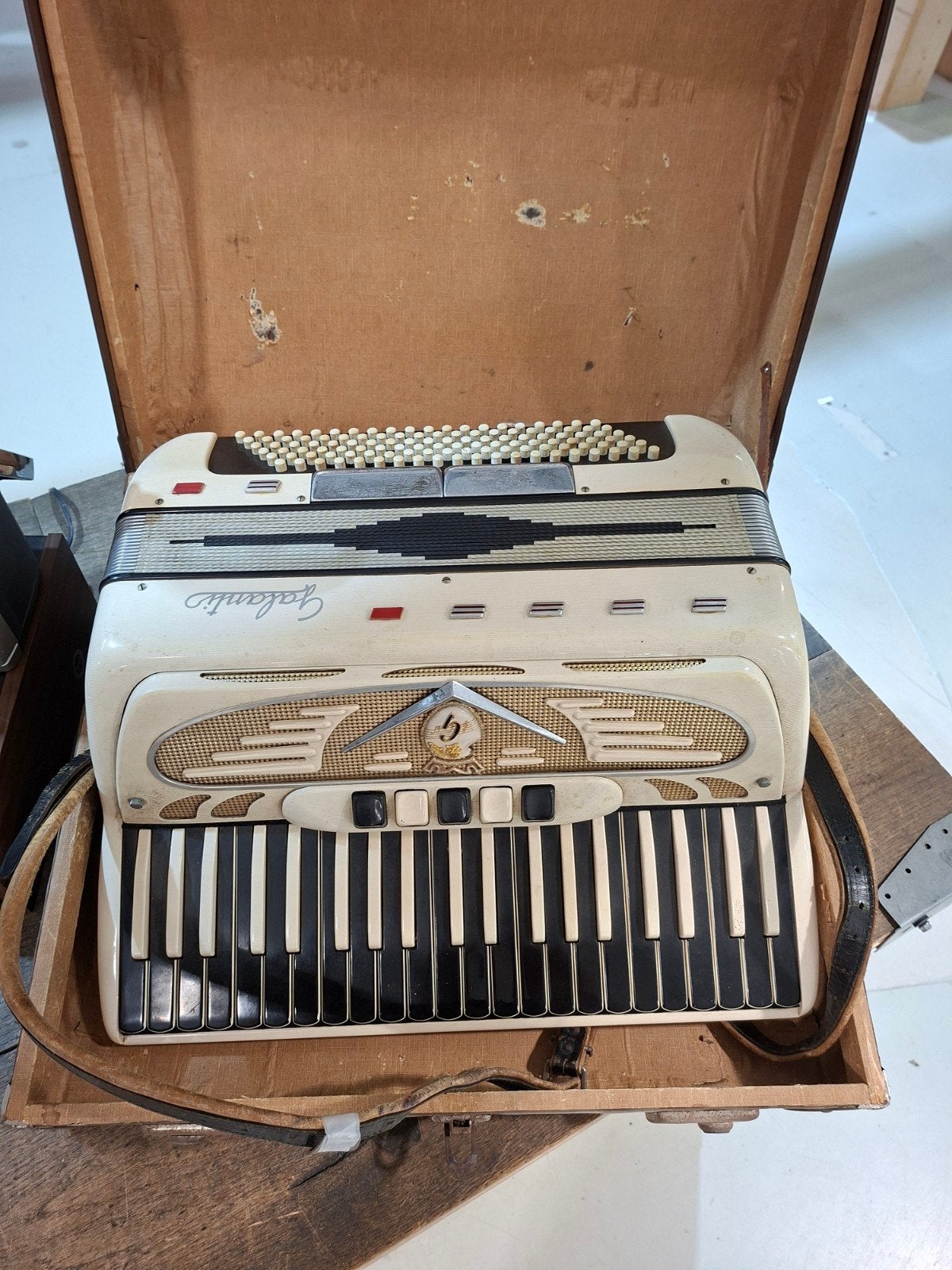 Vintage Galanti Toetsaccordeon met Koffer - Gebruikt, Muziek en Instrumenten, Gebruikt, Info@galanti.it, Overige formaten, Galanti Musical Instruments