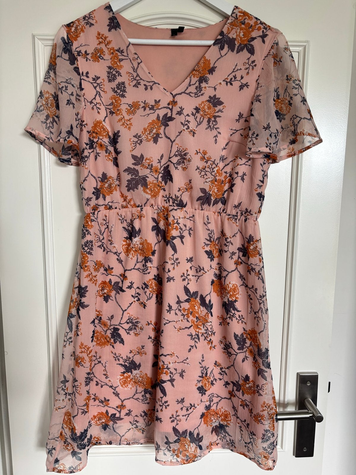 Zalmroze bloemenjurk met voering - Vero Moda, maat M, Kleding | Dames, Maat 38/40 (M), Ophalen of Verzenden, Zo goed als nieuw