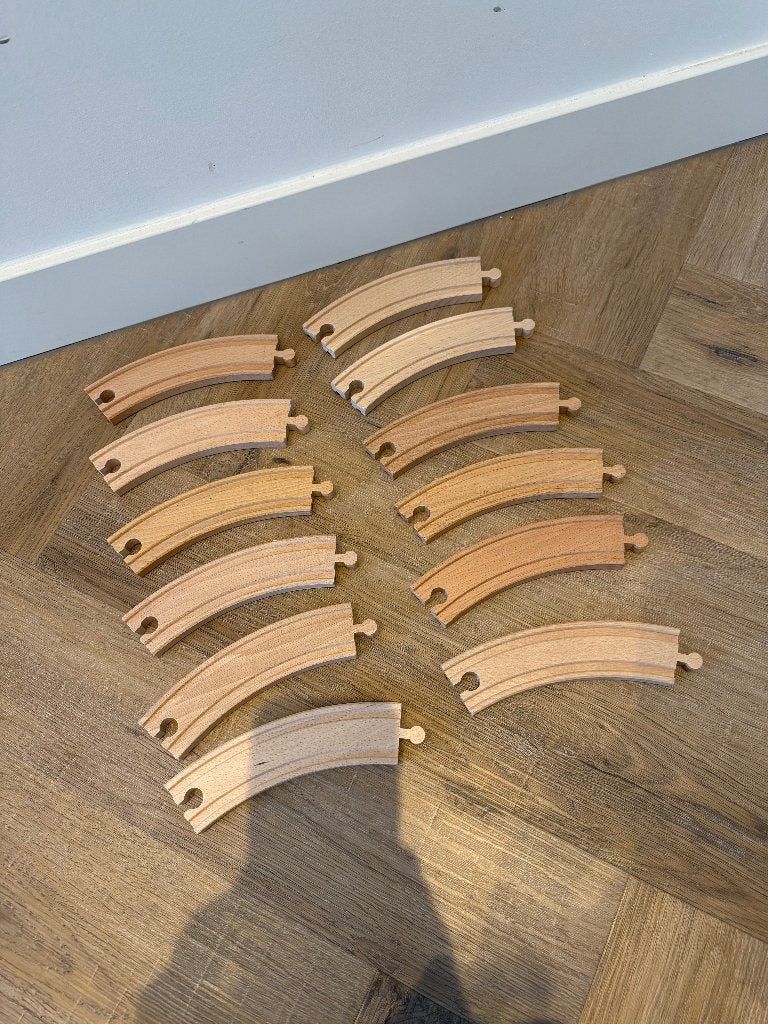 Heel goed 12x Brio houten trein spoor rails set bocht 33342, Ophalen of Verzenden, Zo goed als nieuw