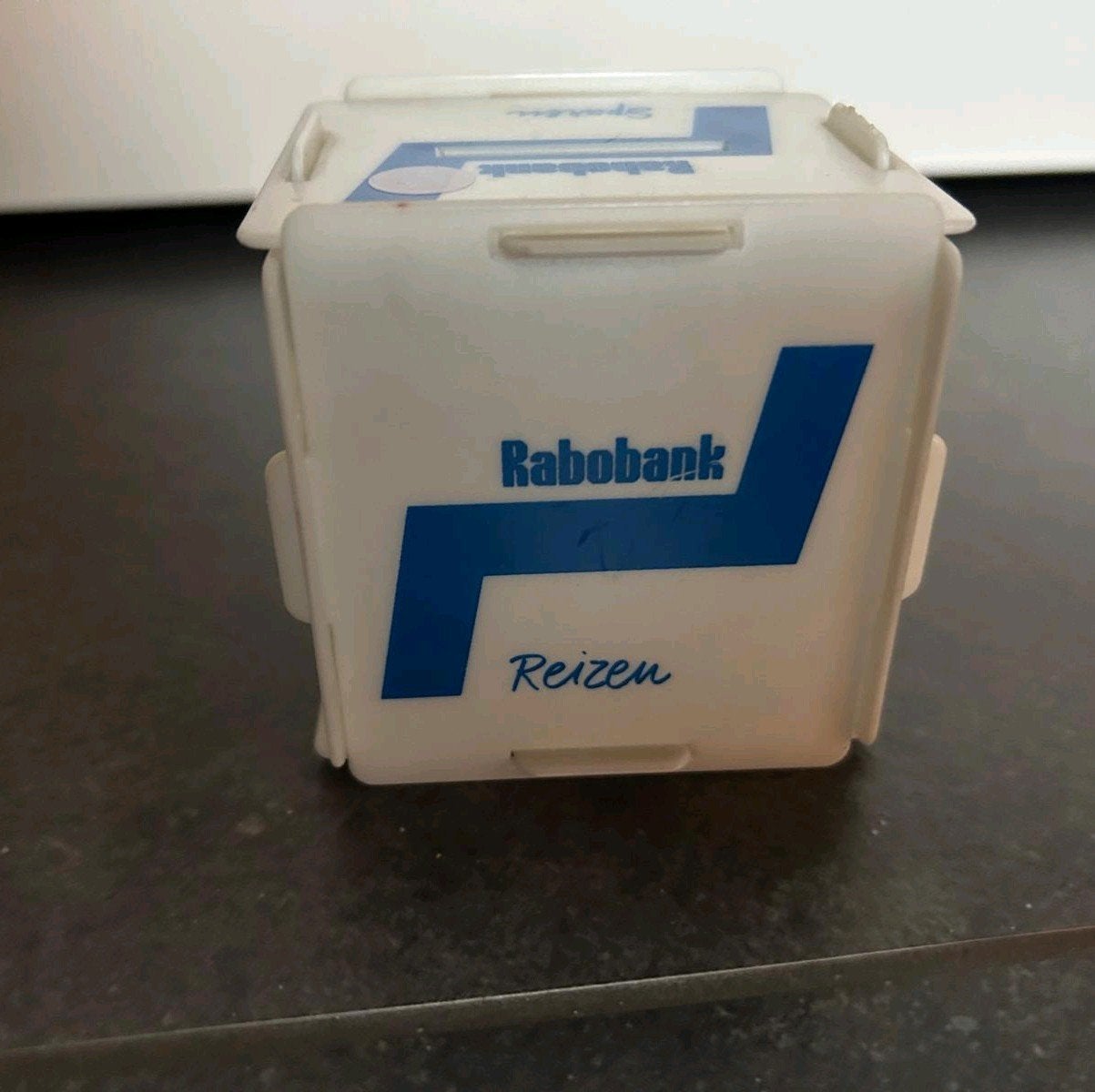 Vintage Rabobank spaarpot kubus, Verzamelen, Ophalen of Verzenden, Zo goed als nieuw, Kunststof, Overige thema's