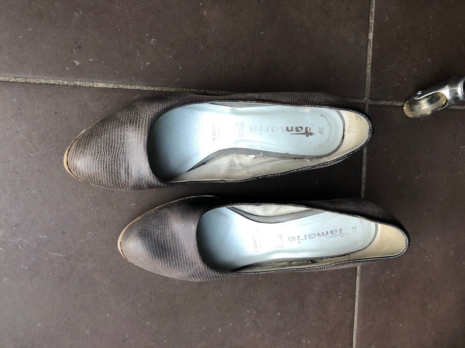 Tamaris Pumps Maat 39 - Stijlvolle Hakken, Kleding | Dames, Schoenen, Tamaris, Ophalen of Verzenden, Grijs, Gedragen
