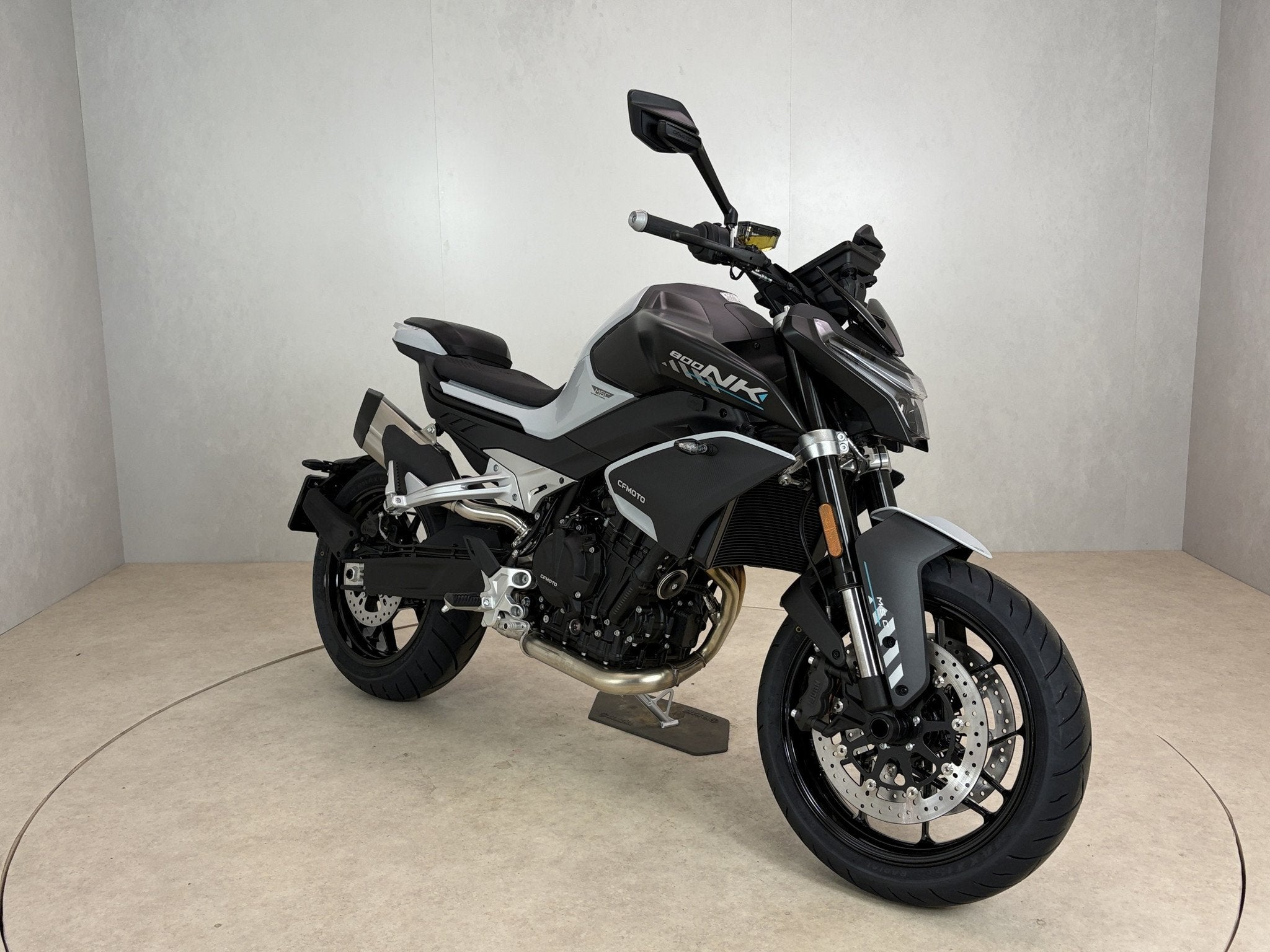 CFMOTO 800NK Advenced TC (bj 2026), Meer dan 35 kW, Naked bike, Contact@bwimport.be, Bedrijf